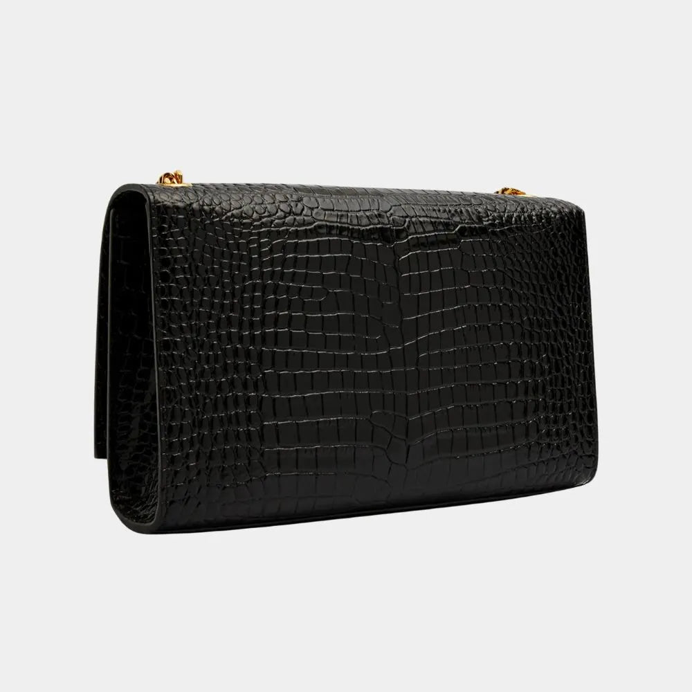 Katie Tasche in Alligator-Optik